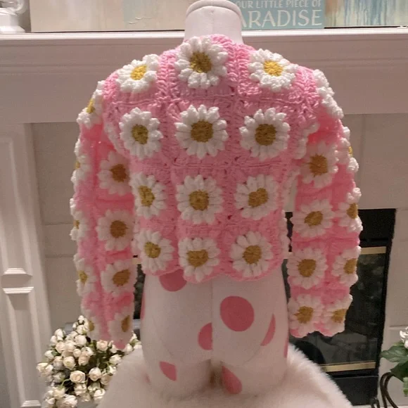🩷PRICE IS FIRM🩷Crochet Daisy Cardigan New Excellent Condition - Picture 5 of 5